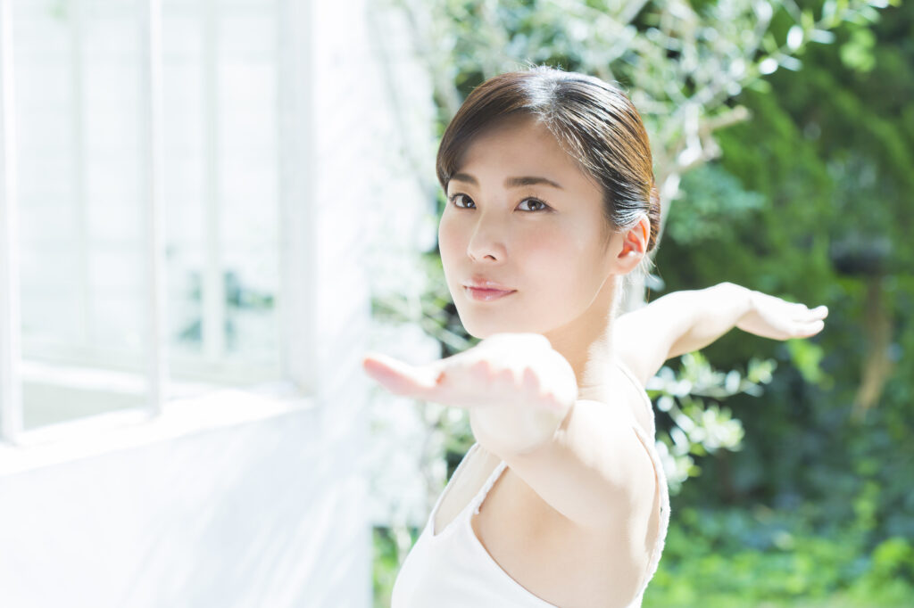 ヨガインストラクター資格 | なるには資格.com ヨガインストラクター資格